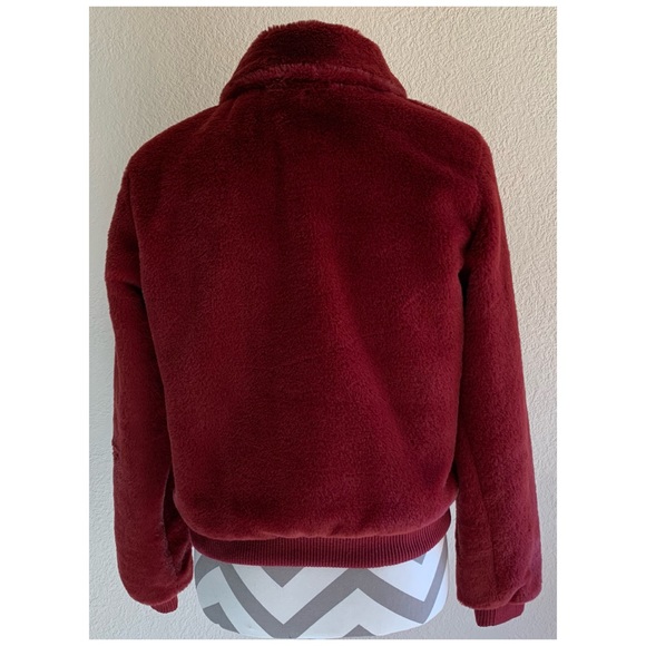 Excellent pre-owned super soft plume color faux fur 2 side pockets zipper jacket - Picture 5 of 9